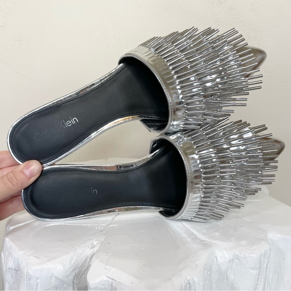 Calvin Klein Addie Metallic Silver Fringe Mule Slide - Picture 15 of 15